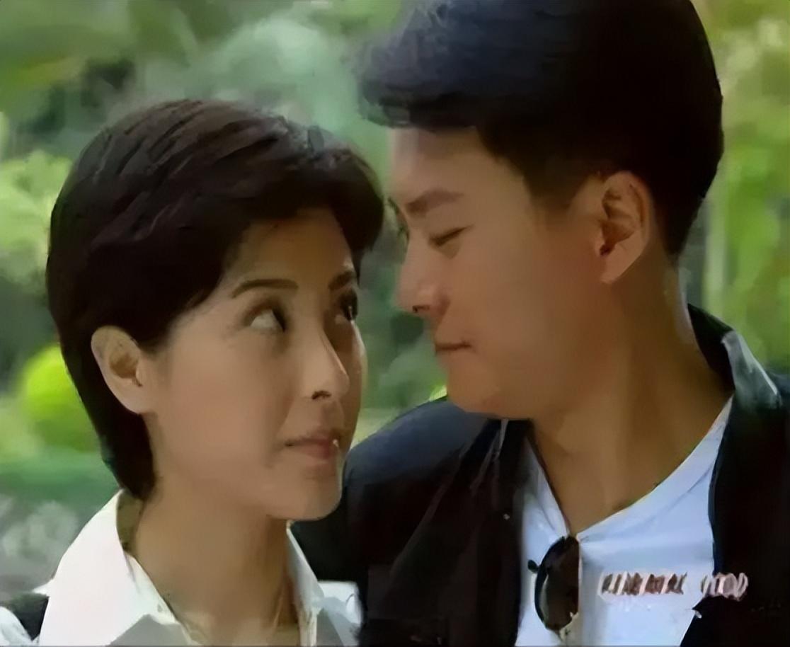 回顾演员富大龙结婚12年0绯闻为何到了46岁妻子跟他离了婚