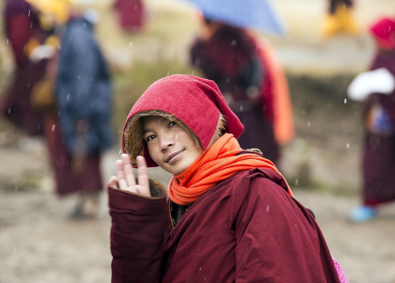 创始人名为阿秋仁波切,自幼就对佛教非常地向往.