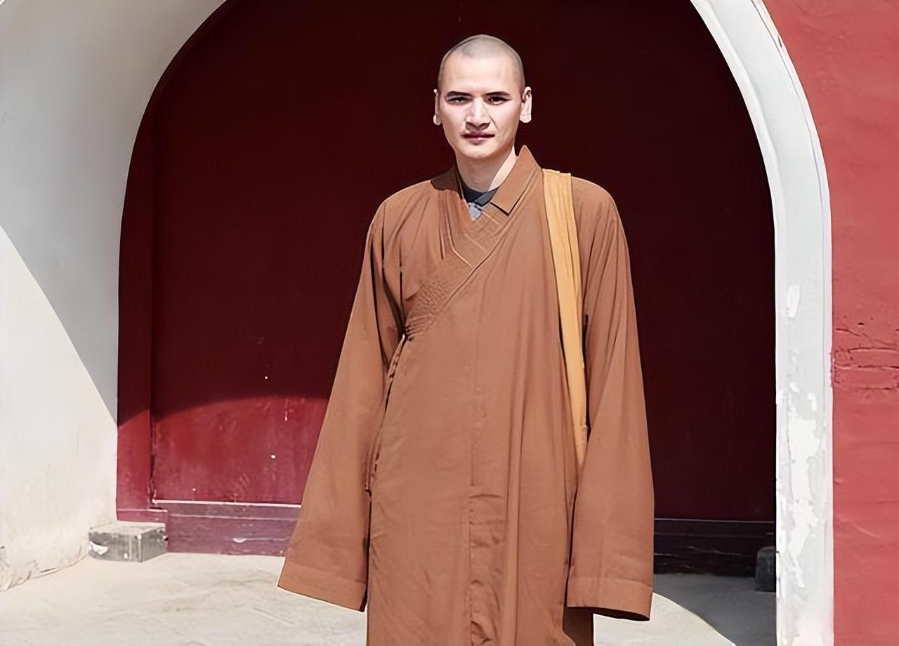 26岁公务员出家当和尚富婆豪掷400万让他还俗他会答应吗