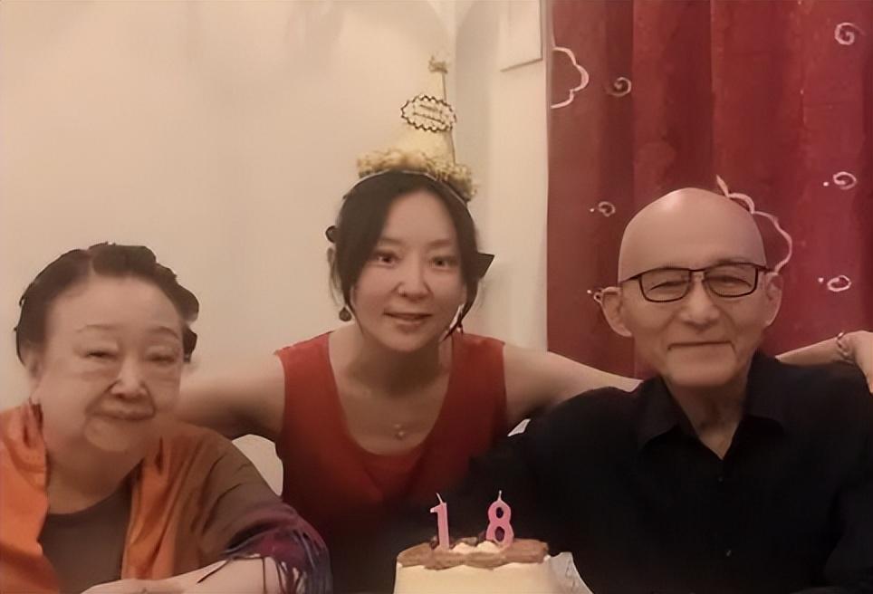 回顾济公游本昌为妻子散尽家财给女儿买车又买房唯独对自己抠