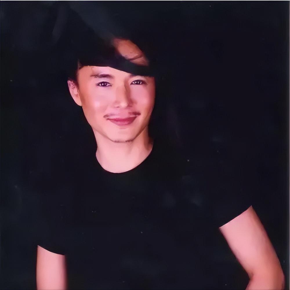 回顾歌手周峰深圳街头失踪9年时间下落不明连家人都找不到