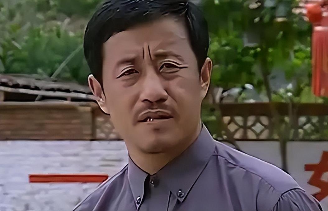 回顾王小宝与前妻离婚娶小19岁的吴琼今57岁一儿一女乐开怀