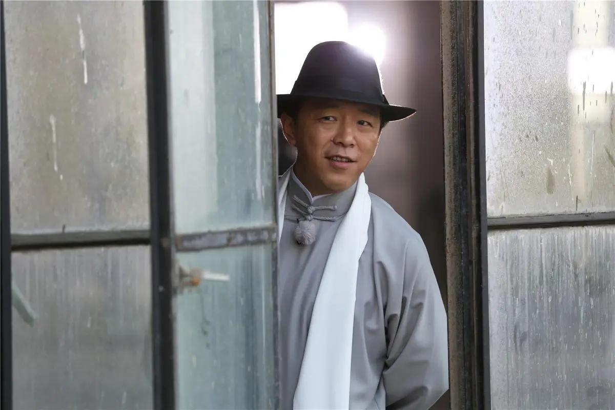 回顾黄渤普通妻子是我掌心宝成名后抛弃糟糠妻那还是人吗