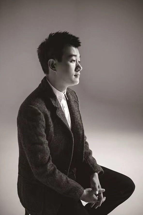 回顾佟大为照顾植物人父亲长达35年幸福生活背后是两代人的坚守