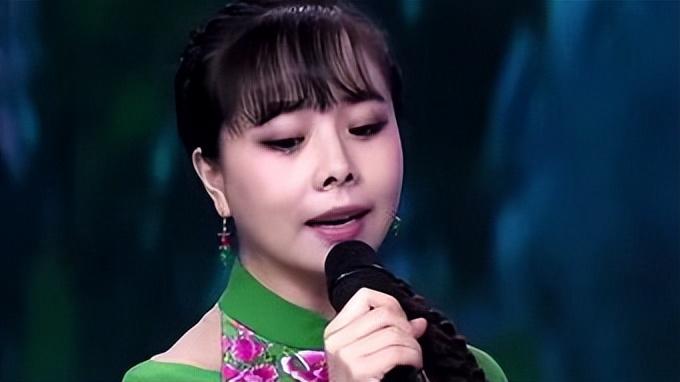 回顾王二妮星光大道走红放弃百万年薪嫁给农村丈夫比谁都清醒