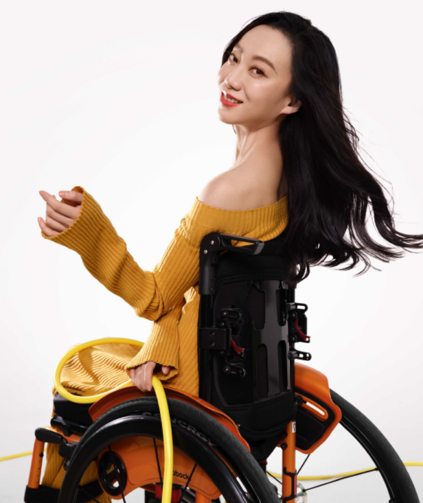 回顾轮椅舞者刘岩在奥运彩排中摔伤令张艺谋愧疚一生如今怎样