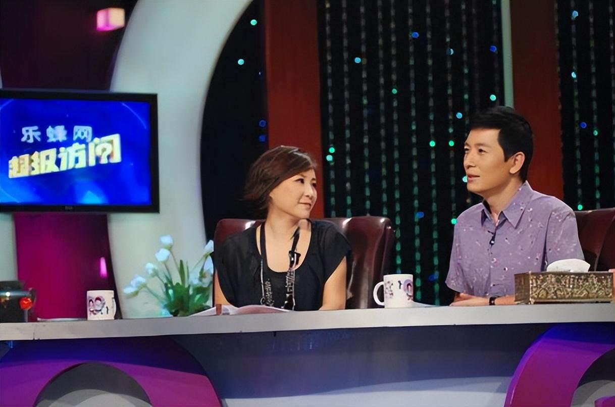 回顾主持人戴军25岁走红40岁被母亲逼婚为何51岁还是单身