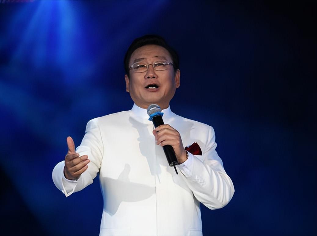 回顾蒋大为:年轻时为妻子奔波,年老后为女儿操心,努力演出买房