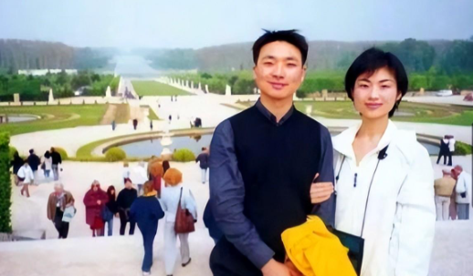 回顾央视一哥康辉坚持丁克23年52岁的他坦言自己后悔了