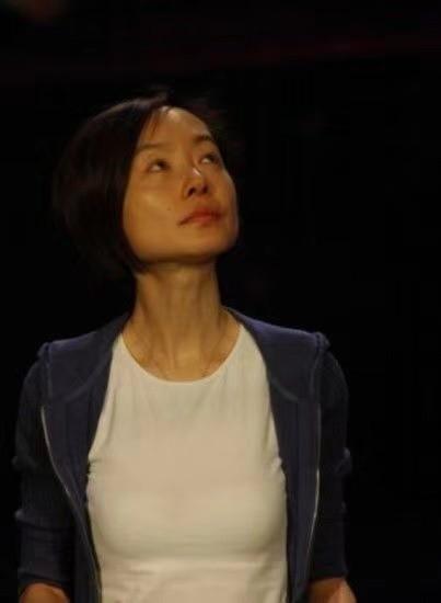 回顾鲁豫我向央视递交辞呈历经两次失败婚姻现被骂低情商