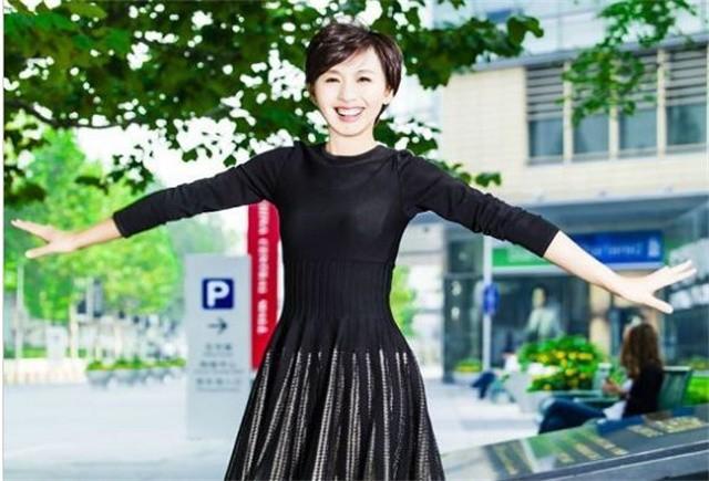 回顾欧阳夏丹16岁父亲去世一心工作为母亲如今为母突然消失