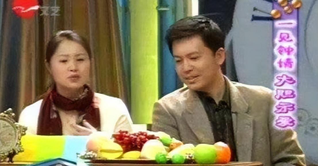 回顾何政军娶初恋当老婆没钱的日子已熬过来结婚30年无绯闻