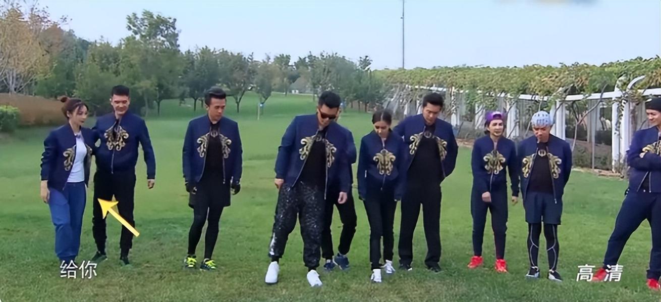 在她人生最低谷的时候,只有大鹏向她伸出了手.