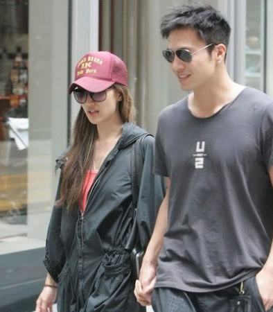 连谢贤在采访时都一脸笑意称,"我已经认定(安志杰)这个女婿啦.