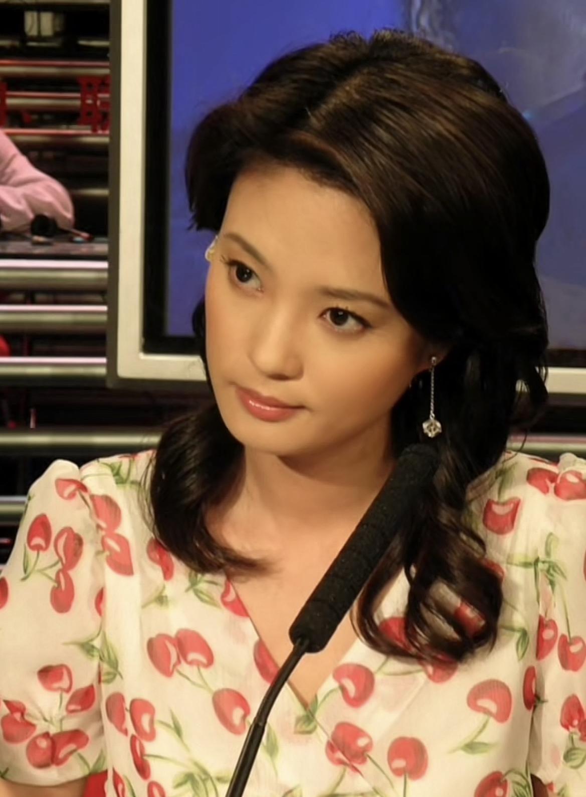 回顾刘芳菲丈夫诈骗入狱男友被判死缓如今怎样