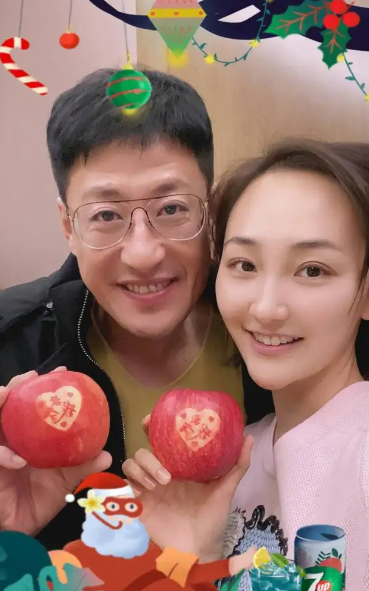 回顾辛月嫁给大13岁的于震婚后连生三胎如今婚姻状况如何