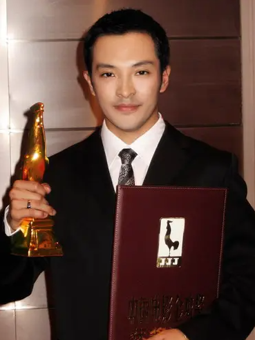 回顾演员富大龙结婚12年0绯闻为何到了46岁妻子跟他离了婚