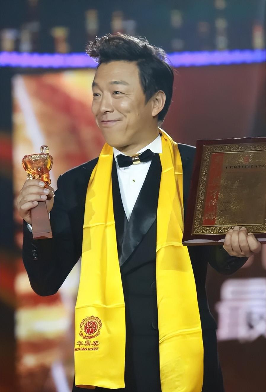 回顾黄渤普通妻子是我掌心宝成名后抛弃糟糠妻那还是人吗