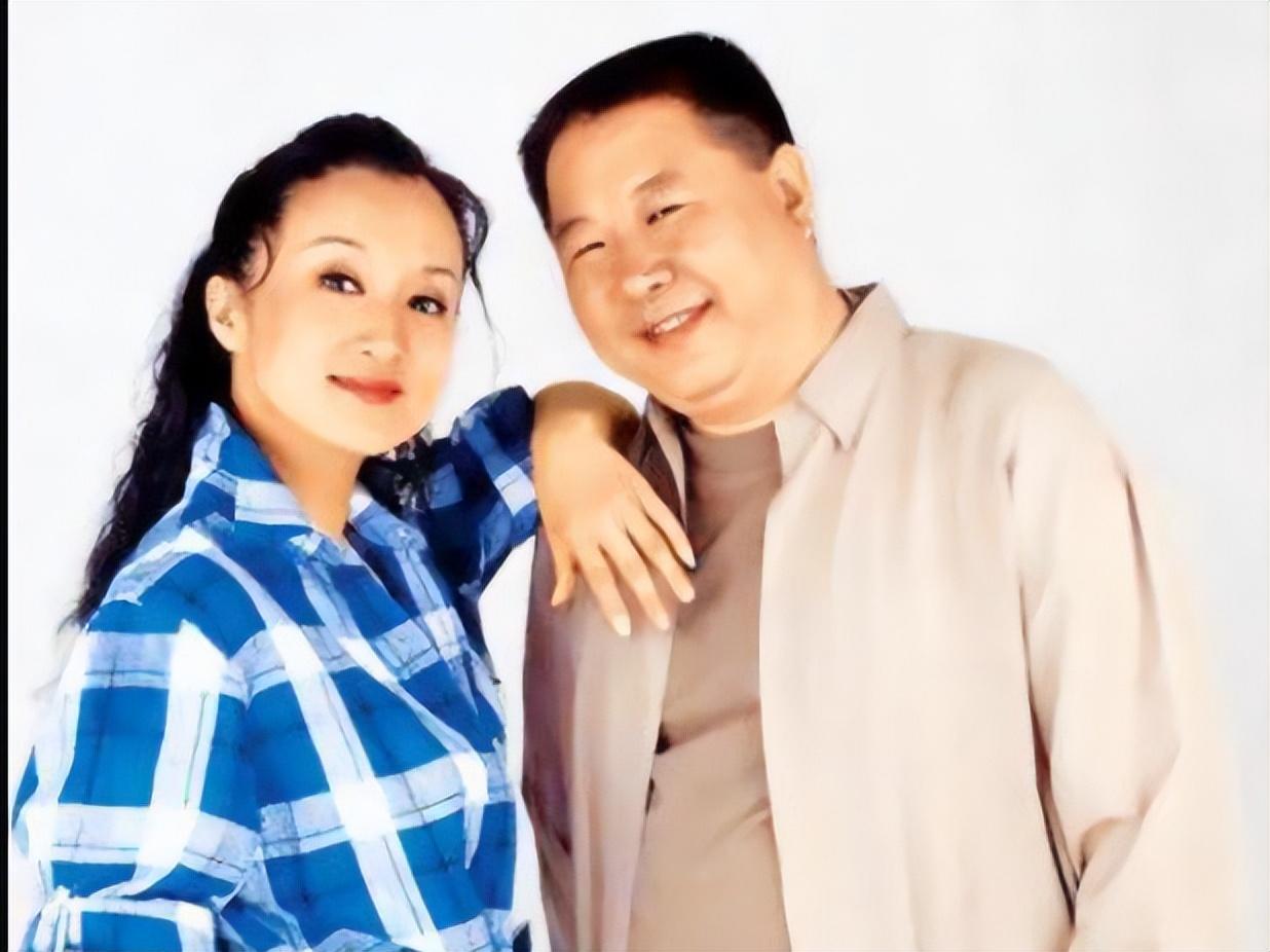 从此,杨昆和大宋佳以及徐娅成了同学.