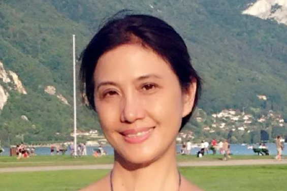 回顾因受不了丁克与丈夫离婚嫁给画家的吴玉华得偿所愿了吗