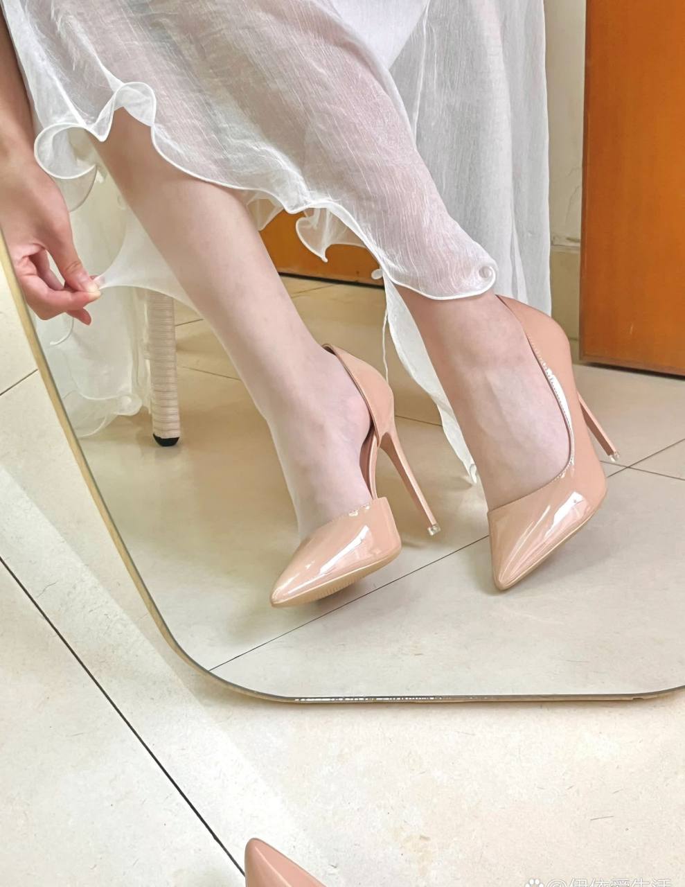 我还是喜欢裸色高跟鞋和丝袜#fashionwear