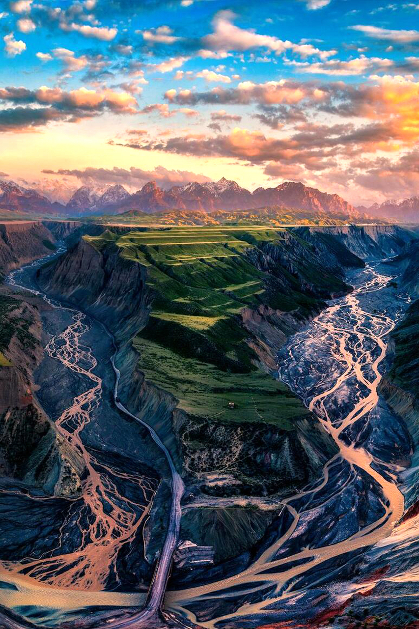 旅行目的地 | 安集海大峡谷,不是景区的网红打卡地  在北疆中天山北麓