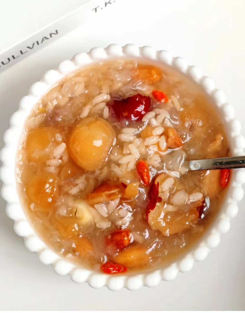 94  94食材: 大米 80 克,红枣 6 颗,干桂圆 6 颗,枸杞 6 克  02
