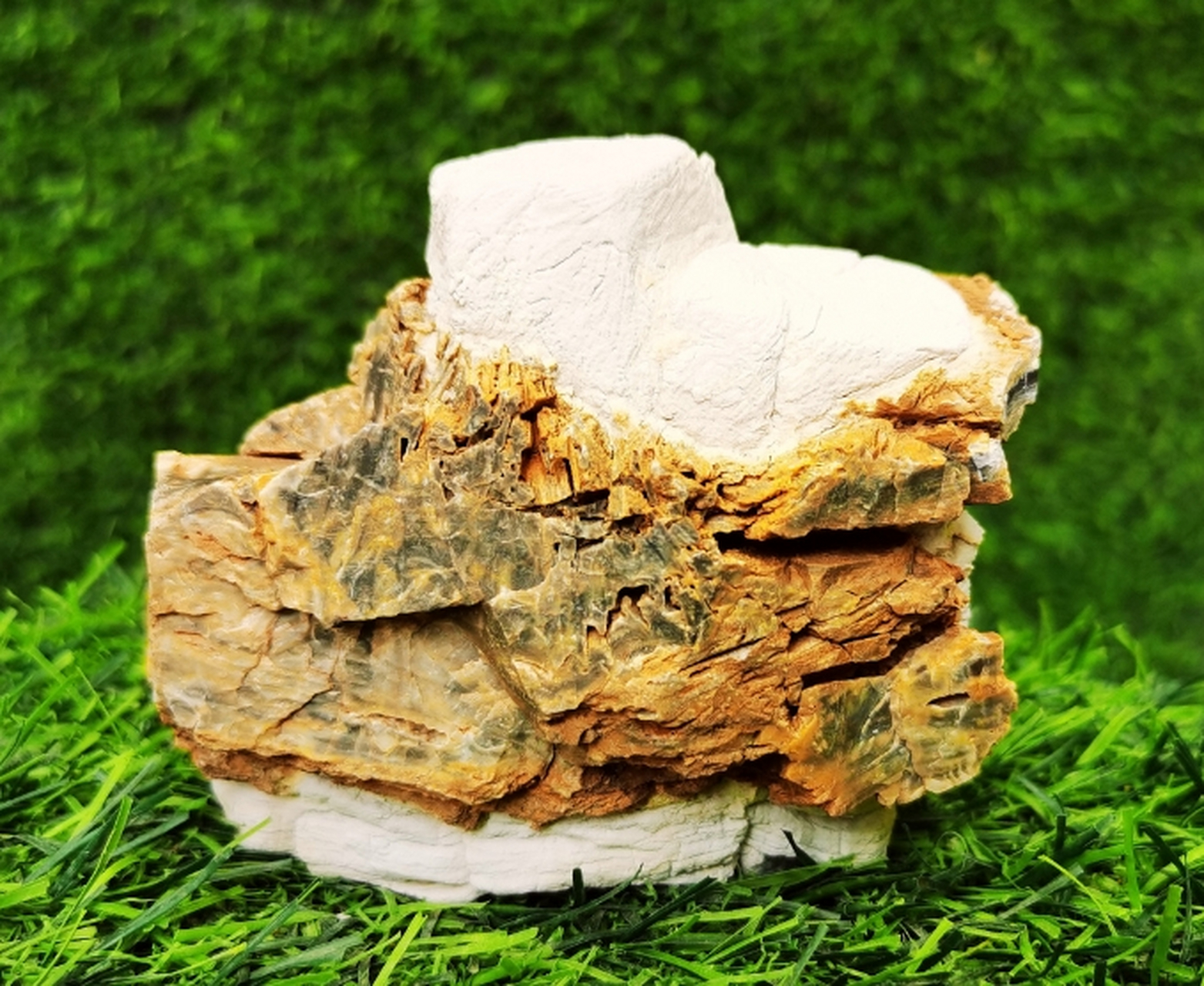 点击头像看直播# #奇石摆件#太行奇石千层石在地质历史上受到了广泛