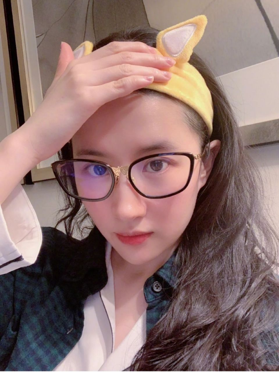 刘亦菲的日常照曝光,女神风采依旧  有幸看到了刘亦菲的一些日常生活