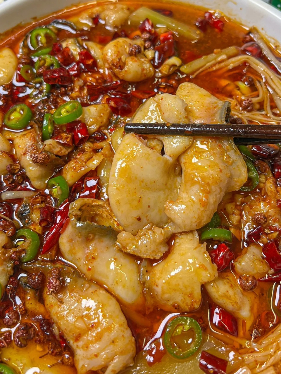 你可以永远相信川菜-巨香巨过瘾的麻辣水煮鱼95  02食材:免浆黑鱼