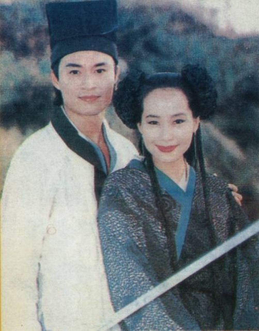 小时候看《倚天屠龙记》,就被叶童的丸子头惊艳了