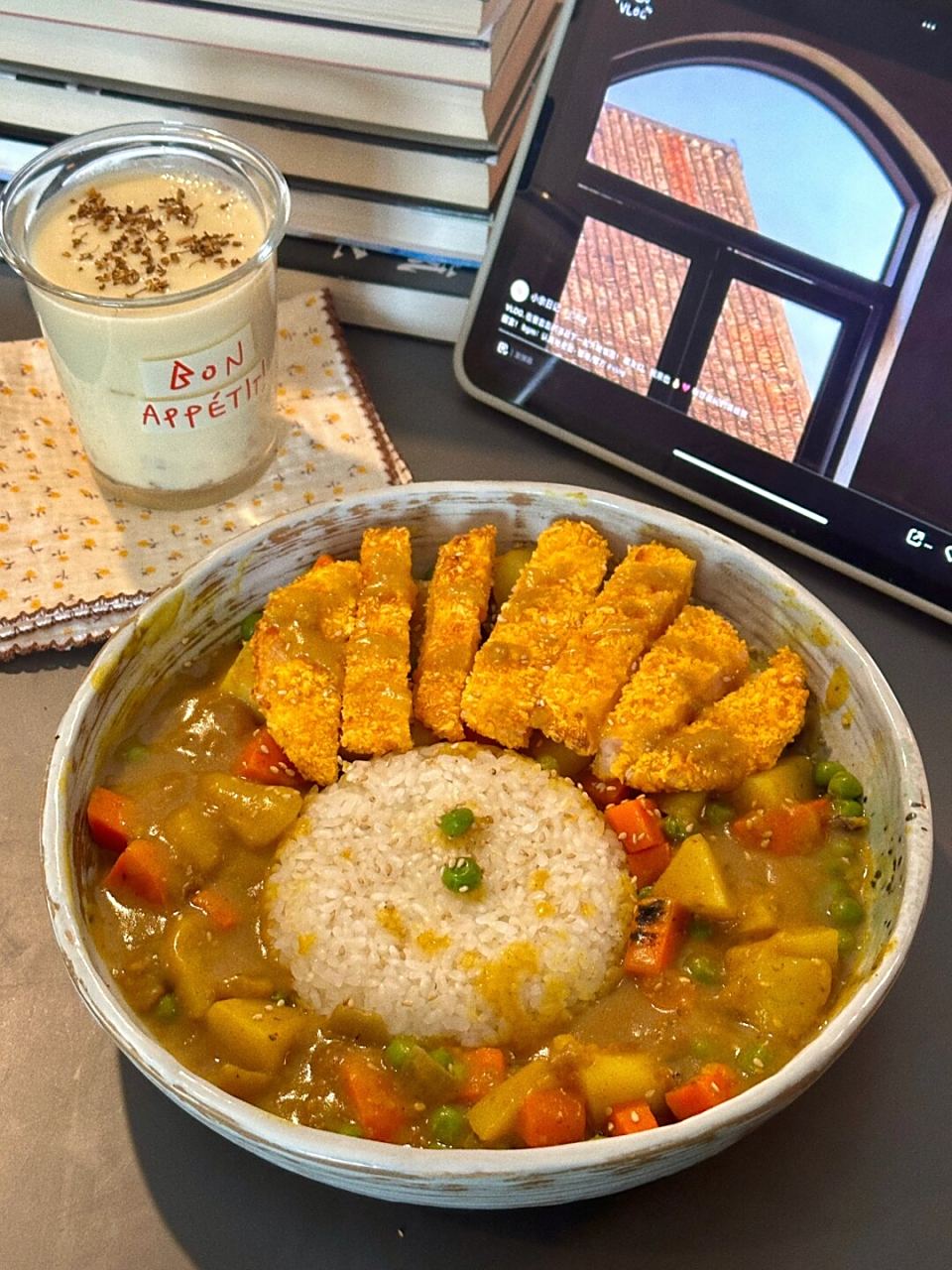 酥脆鲜嫩的虾排,在空气炸锅中变得金黄诱人,咬上一