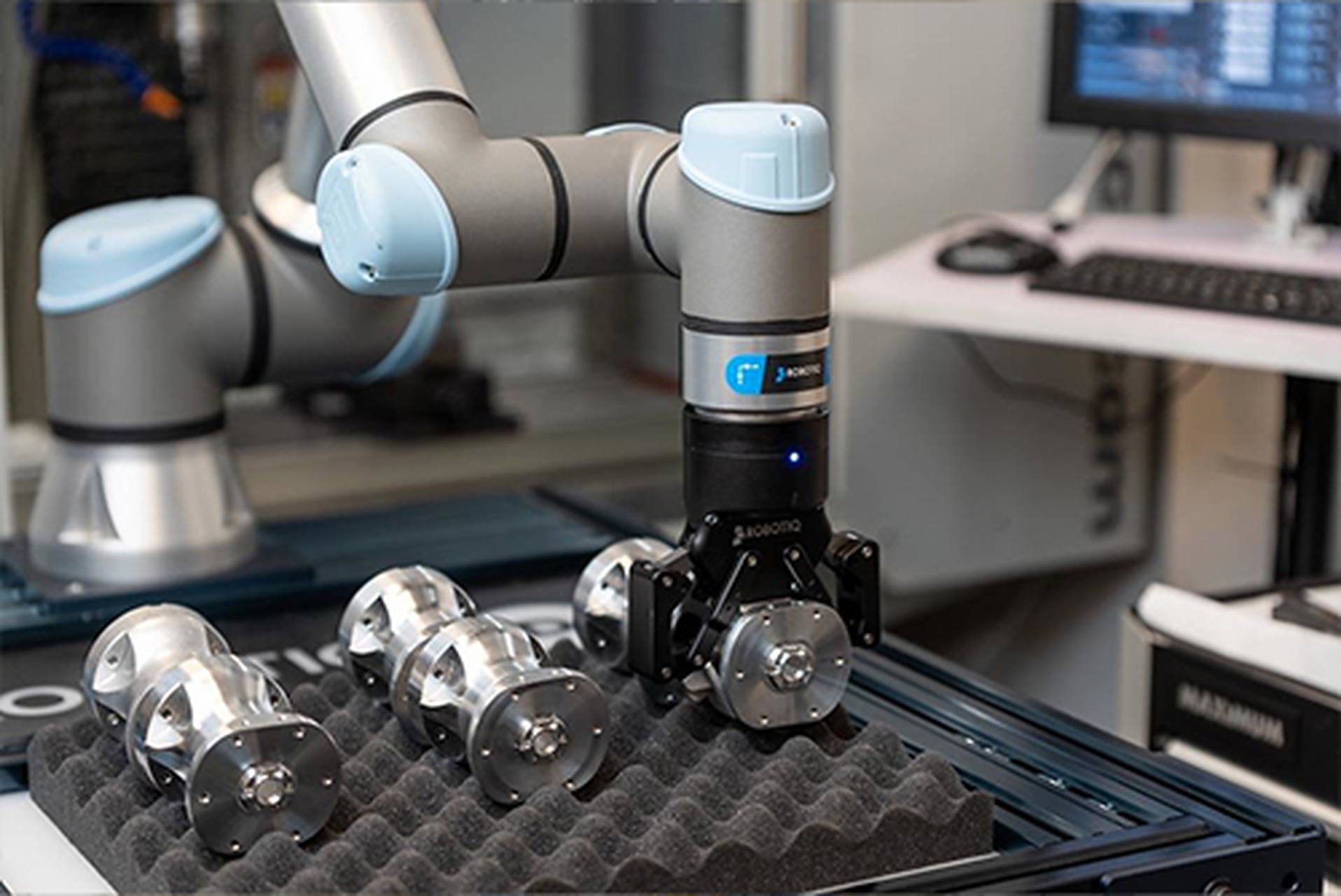 电动夹爪是现代制造业的重要设备,其设计需考虑不同领域的特性,安全