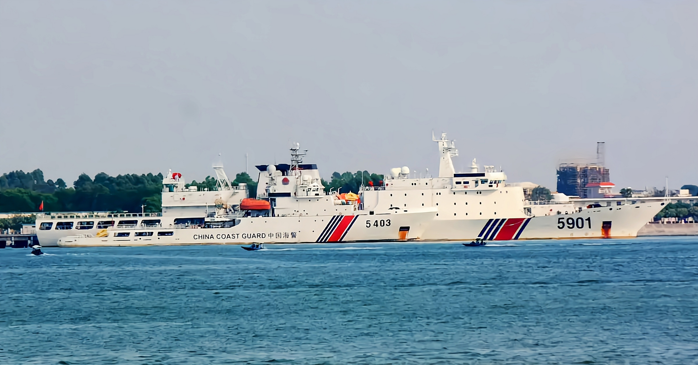 中国目前有三艘万吨海警船,分别是2901,3901和5901,同时也是全球最大