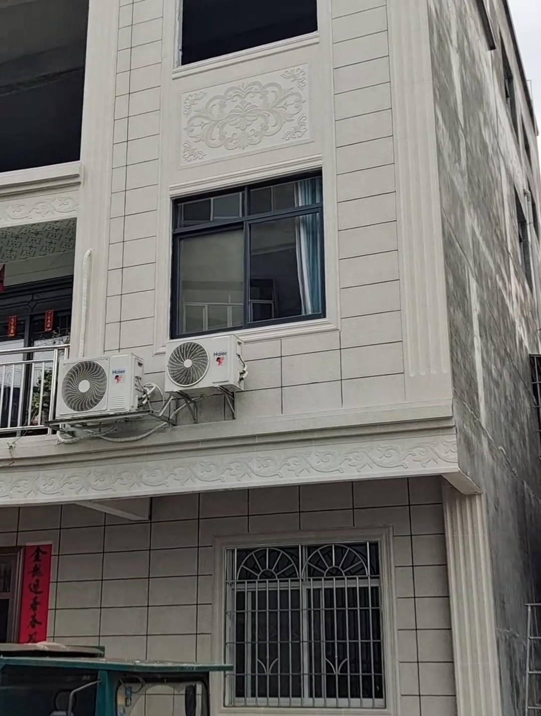 自建房外墙装修纯一色外墙,耐看又简单,你会选择这样做吗