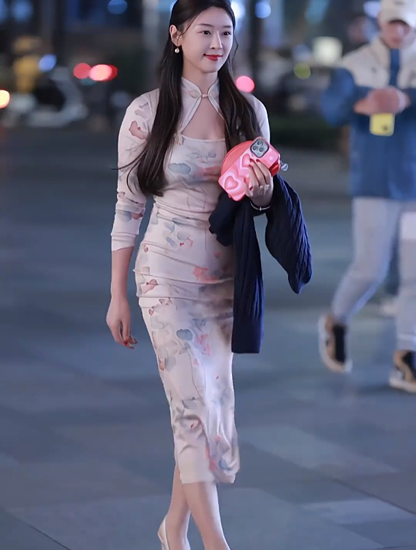 旗袍小姐姐,身材真的太完美了