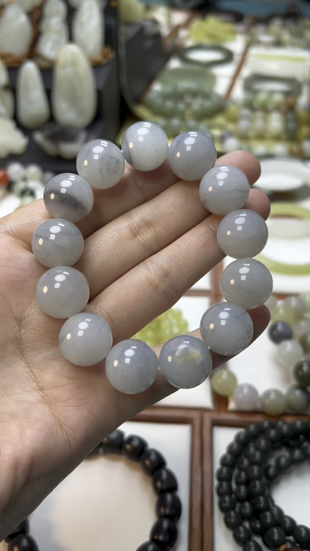 新疆和田玉籽料青花手串