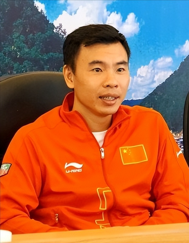 纪实他16岁获奥运跳水冠军被称黑马王子逼师妹与他领结婚证