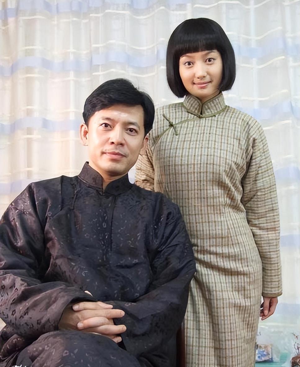 回顾何政军错过巩俐娶初恋结婚30年恩爱如初今爱情事业丰收