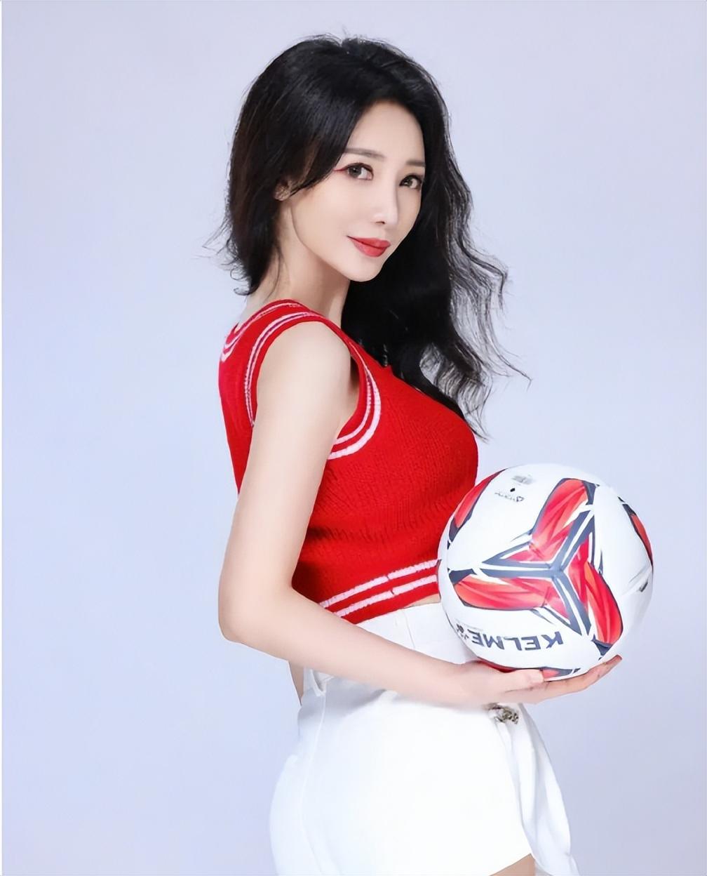 事实证明,靠身材"上位"的柳岩,已经被娱乐圈一步步"吞噬"