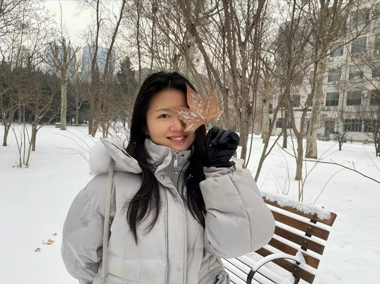 回顾失聪女孩江梦南靠读唇语考上清华博士一路艰辛她怎样走来