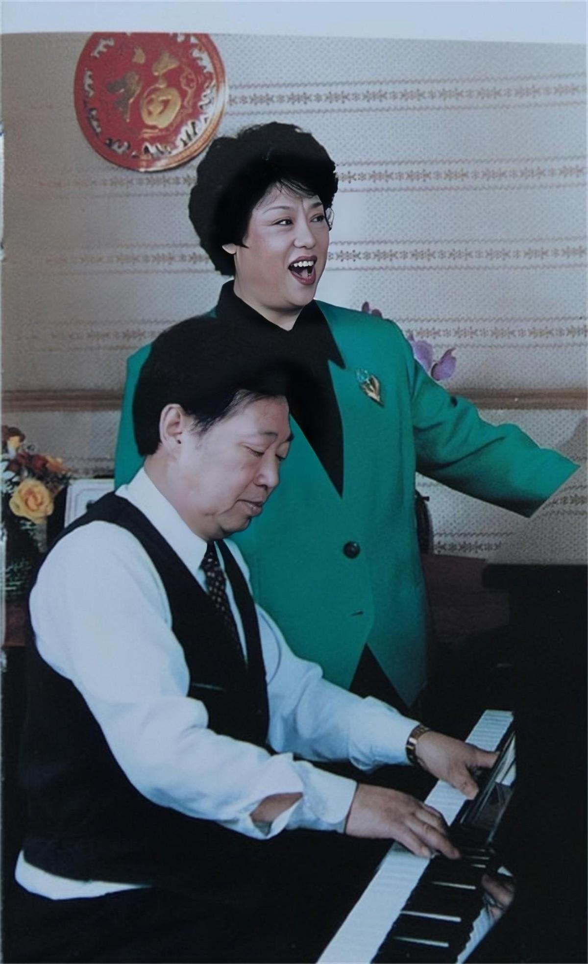 回顾邓玉华50年婚姻催人泪下老伴离世5年后她晚年生活怎样