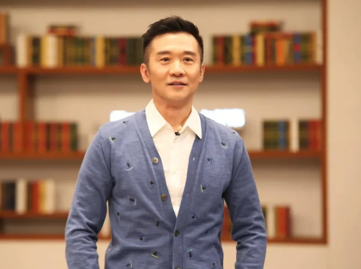 回顾黄志忠抛弃相爱13年的何音52岁单身有柯蓝陪伴不孤单