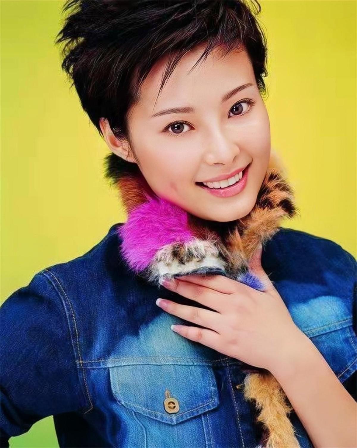 回顾再看徐威才明白他当年为何离开袁立娶世界冠军张怡宁