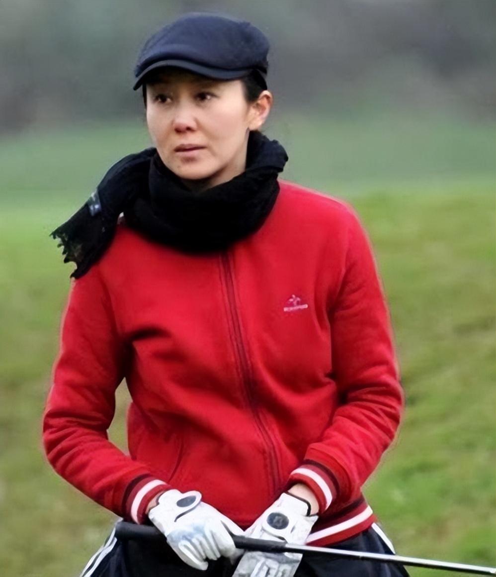 回顾冯小刚的女儿冯思羽在父母离婚的阴影里长大33岁仍未婚