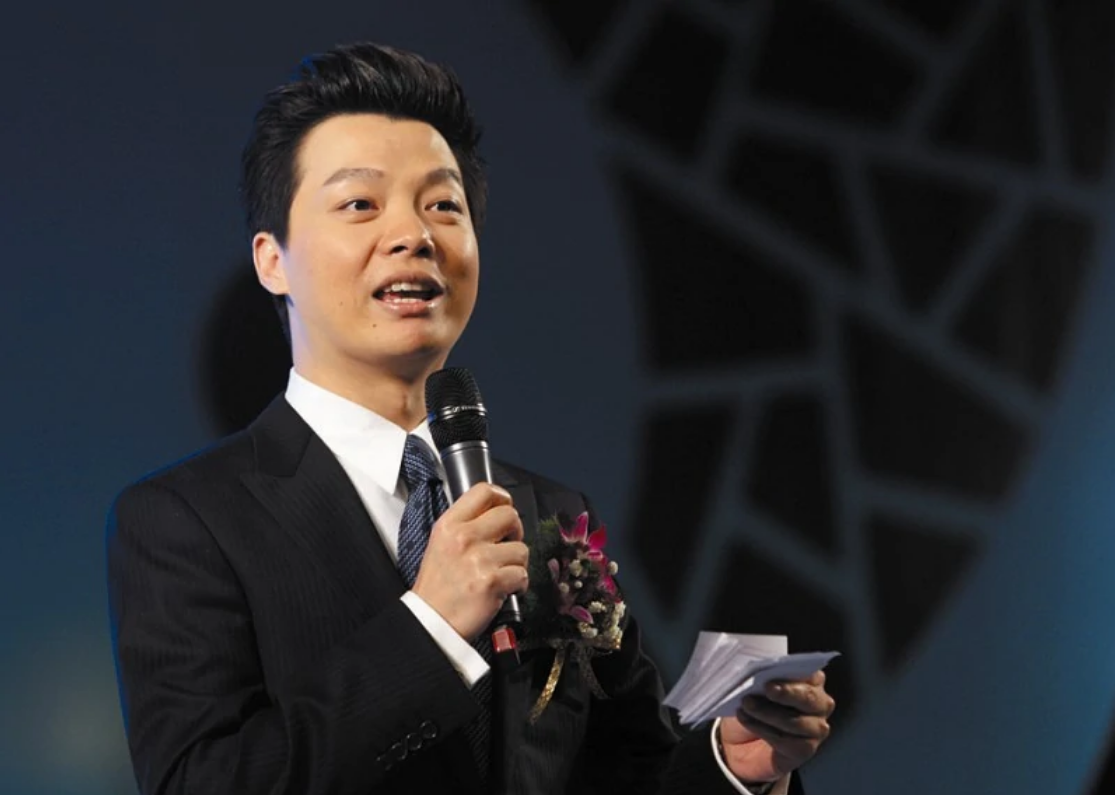 回顾任鲁豫娶身价过亿的妻子朱晶45岁再当爹父亲是自己遗憾