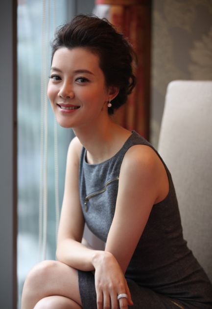 回顾一级演员王丽云与初恋丈夫分居10年明星女儿让她骄傲让她忧