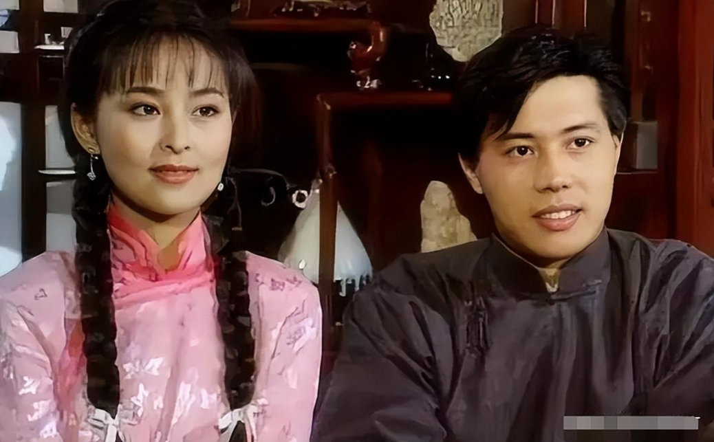 回顾演员柯蓝虽没结婚但不代表没伴侣女人一生不该只有婚姻