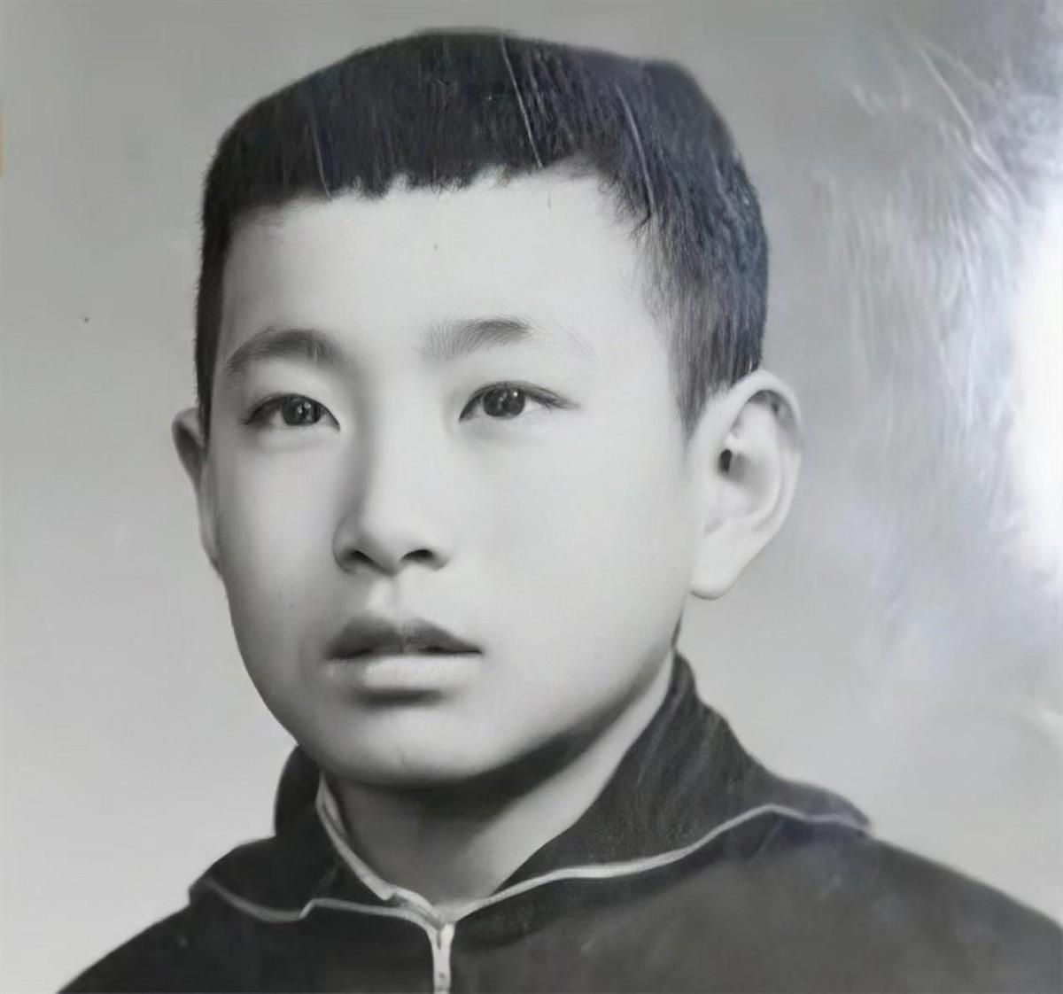 回顾演员姚刚年过半百无儿无女52岁婚姻成困扰还没成家就老了