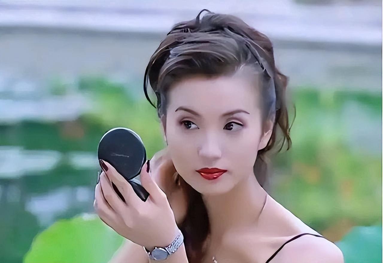 回顾陈好嫁大8岁富豪婚后连生三胎如今一家五口其乐融融